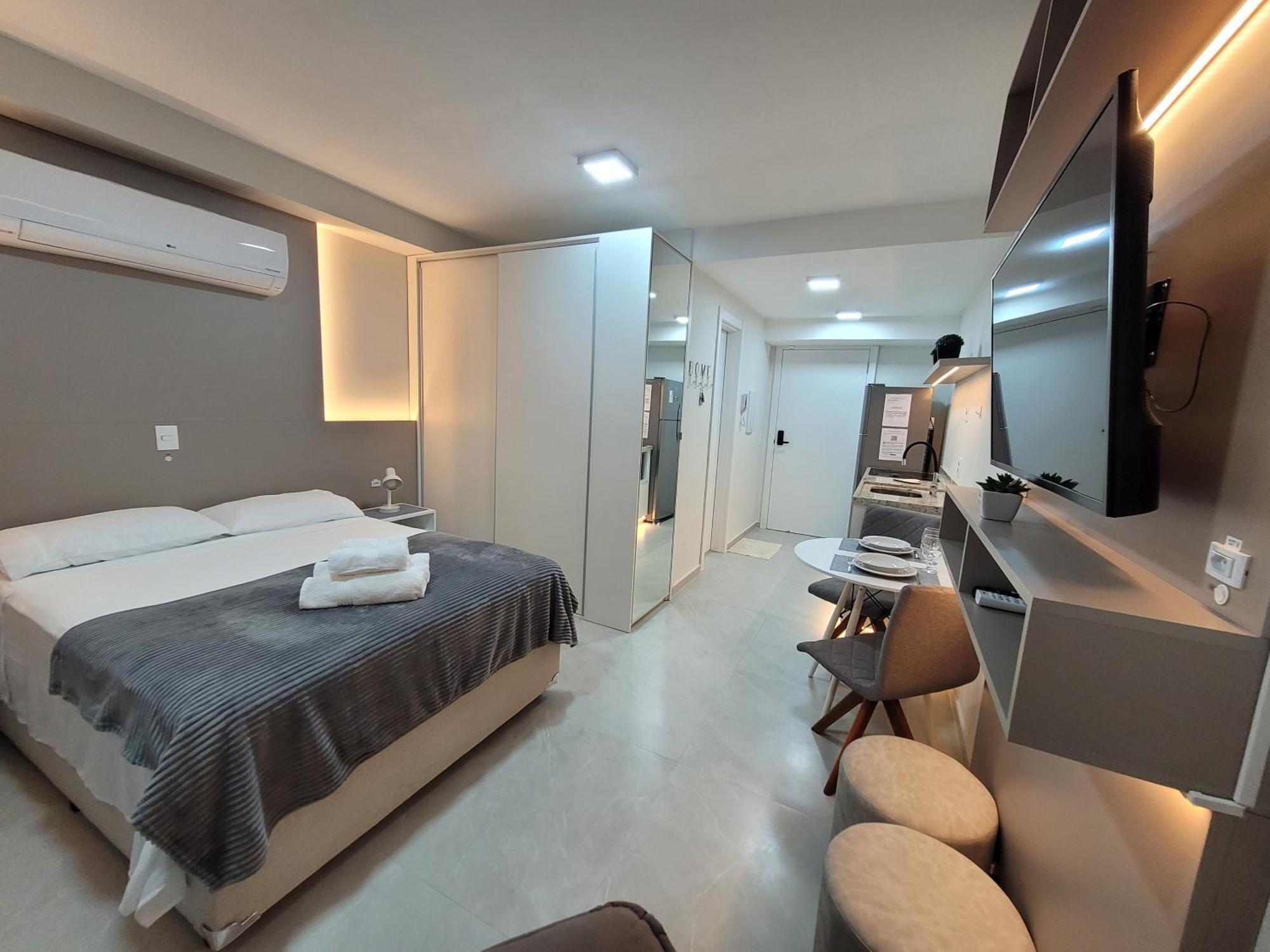 Studio Lux Ao Lado Da Puc Com Netflix Porto Alegre Zewnętrze zdjęcie